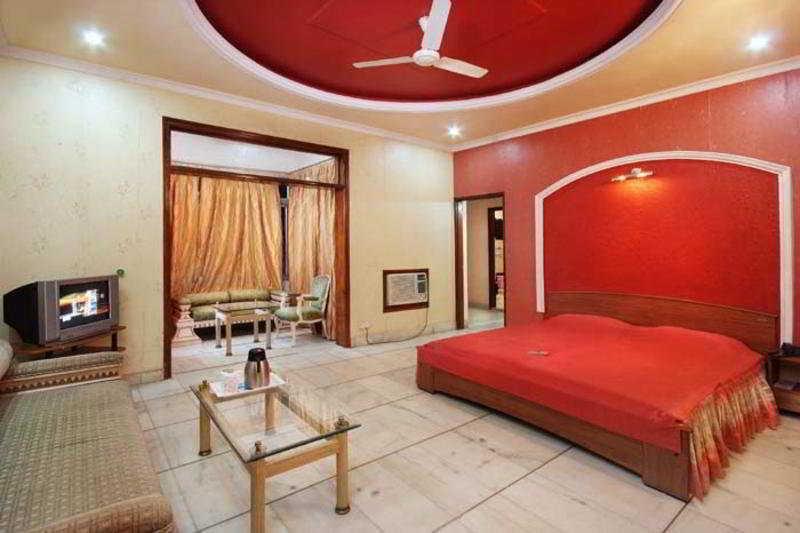 קאנפור Hotel Mandakini Palace חדר תמונה