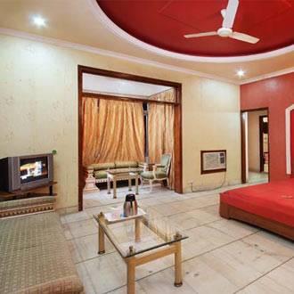קאנפור Hotel Mandakini Palace מראה חיצוני תמונה